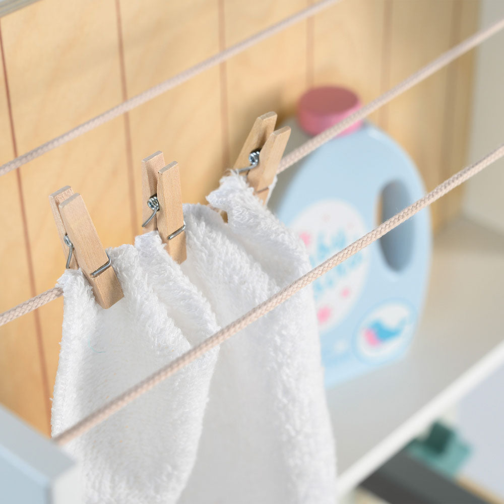 Fa mosógép kiegészítőkkal / Laundrette