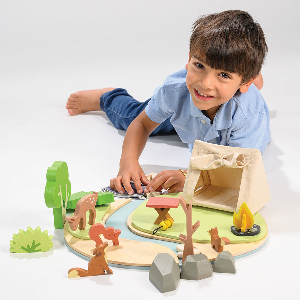 Kemping a vadonban / Wildlife Camping Playset
