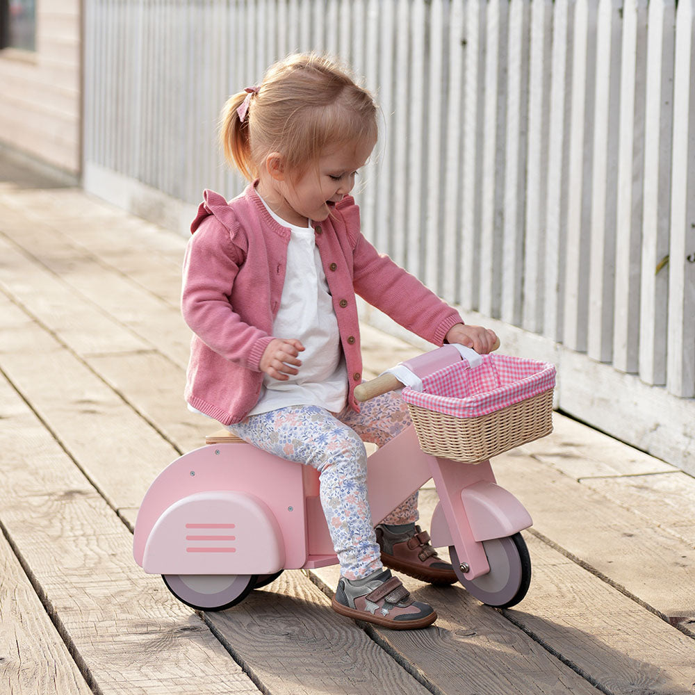 Robogó kosárral – rózsaszín / Scooter with basket
