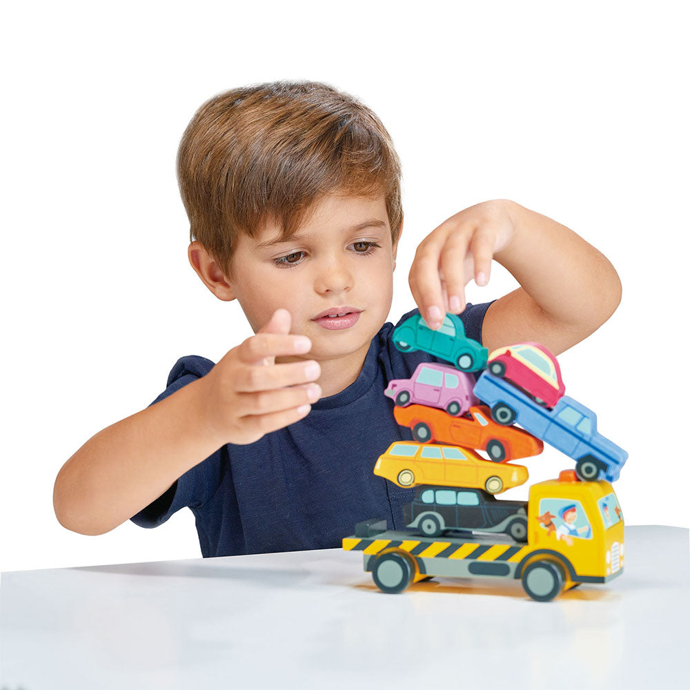 Egyensúlyozó kisautók kamionon / Stacking Cars